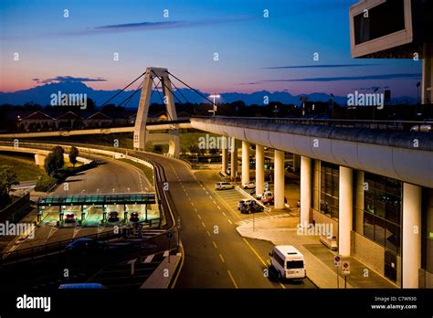 Milan Airport Hi Res Stock Photography And Images Alamy