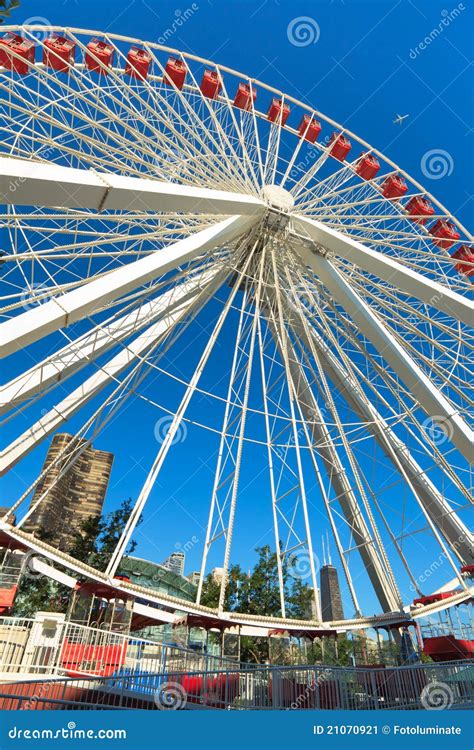 Navy Pier Chicago Ferris Wheel Editorial Photo - Image of elevated, high: 21070921