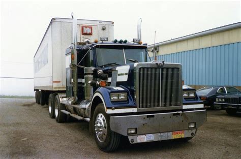 Pin By Mike On Old School Trucking Western Star Trucks Big Trucks White Western Star