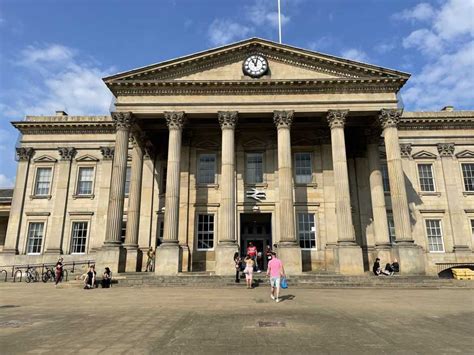 Huddersfield Station Kirklees Yorkshire Britain Visitor Travel