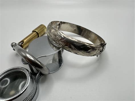 Antique Etched Sterling Silver Hinged Bangle Bracelet Gem