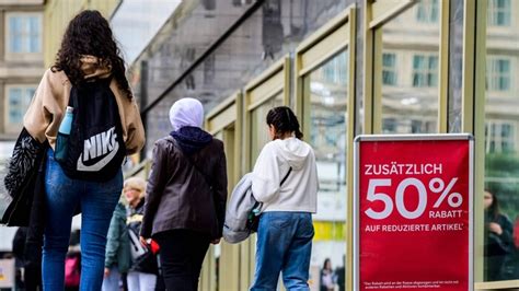 Linflation bondit à 10 dans la zone euro Radio Canada