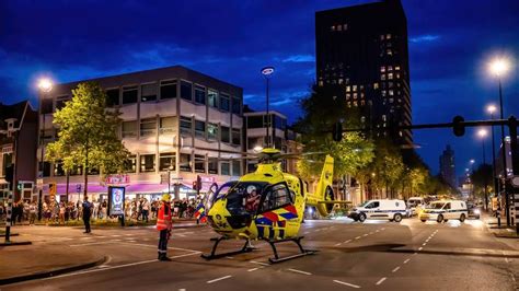 Bijzonder Beeld In Centrum Tilburg Traumahelikopter Landt Midden Op De