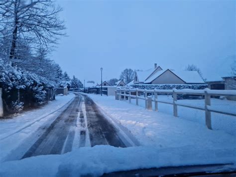 Chutes De Neige Les Images Des Flocons Tomb S En Le De France