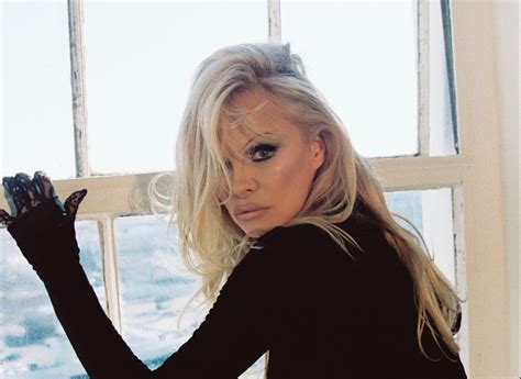 Pamela Anderson s a pozat goală la 55 de ani Actrița a încins