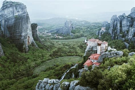 Tagestour Nach Delphi Und Meteora Ab Athen Mit Mittagessen Zur