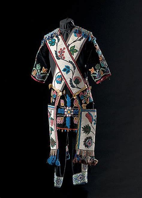 An example of the Chippewa tribe's advanced artistic abililities, this ...