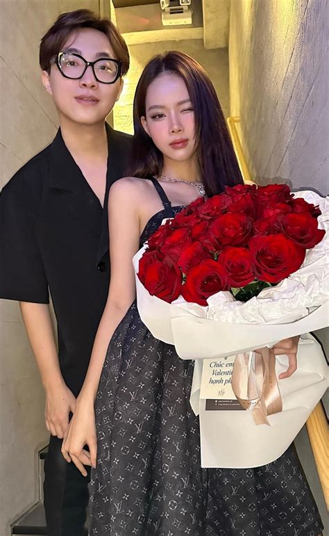 Chuyện tình chàng trai nghĩ mình màu tím bỗng yêu hot girl kém tuổi