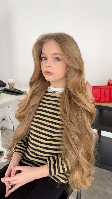 Pin by Maria Sugg on причёски Long hair styles Honey blonde hair