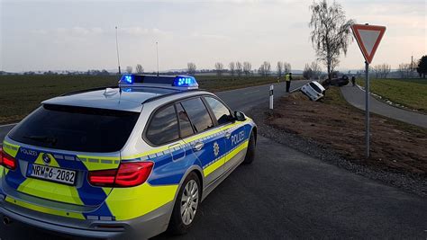 Drei Verletzte Bei Unfall Auf Warburger Stra E Nw De