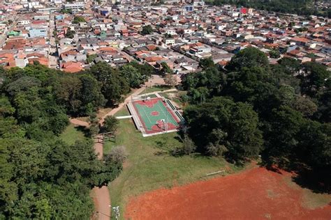 Mulher é estuprada por criminoso na frente do filho em parque do DF