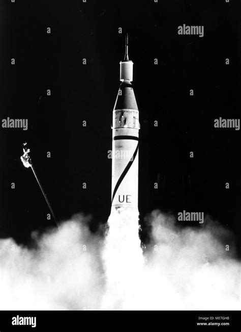 Explorer 1 rocket hi-res stock photography and images - Alamy