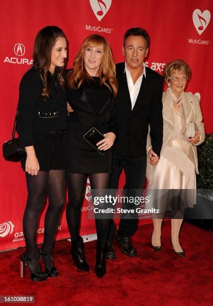 Bruce Springsteen Mother Photos and Premium High Res Pictures - Getty ...