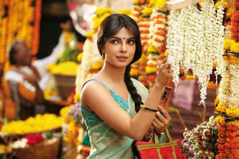 Priyanka Chopra Hot Still Saree Photos In Gunday HOT AND SEXY WALLPAPER