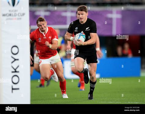 New Zealand's Beauden Barrett on the way to scoring his side's second ...