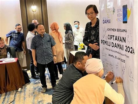 Amsi Dan Organisasi Masyarakat Sipil Tanda Tangani Komitmen Pemilu