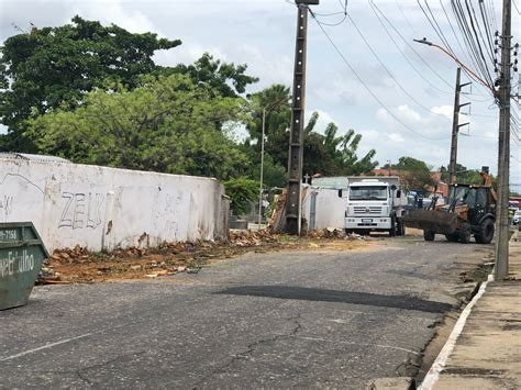 Parte Do Muro De Cemit Rio Cai Em Teresina Suspeita De Ac Mulo De