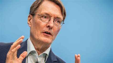 Karl Lauterbach kündigt höhere Kassenbeiträge für 2025 an