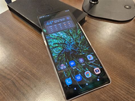 Легендарные слайдеры Motorola RIZR возвращаются? На MWC 2023 показали ...