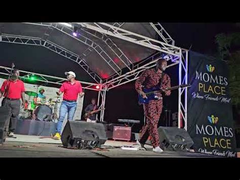 Zozo And Sengere Superbeat Live Performance At Momes Place Nkuzani