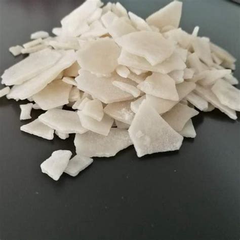 China Manufacturer Industrial Grade Water Treatment Flakes Hexahydrate