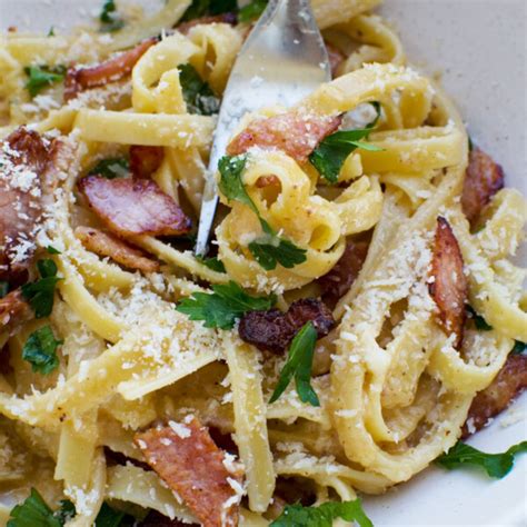 Best Pasta Carbonara Without Cream Scrummy Lane