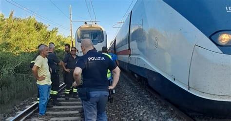 Guasto Alla Linea Elettrica Treno Fermo Nel Grossetano