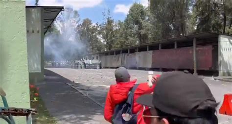 Normalistas Protestan En Campo Militar Por Caso Ayotzinapa