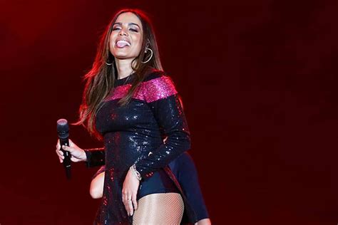 Anitta Usa Short Transparente E Deixa Tudo Mostra Sbt