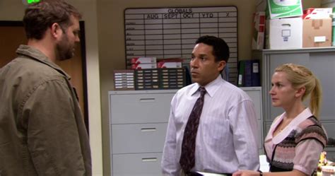 The Office: 10 Things About Oscar Martinez That Make No Sense