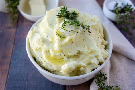 Garlic Thyme Mashed Potatoes The Flour Handprint