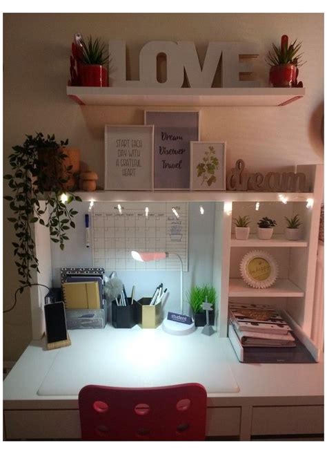 Những Cách Aesthetic Desk Decor Diy để Tạo Sự Sang Trọng Cho Bàn Làm Việc