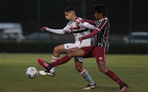 Sub 17 São Paulo vence o Fluminense e abre vantagem nas quartas do