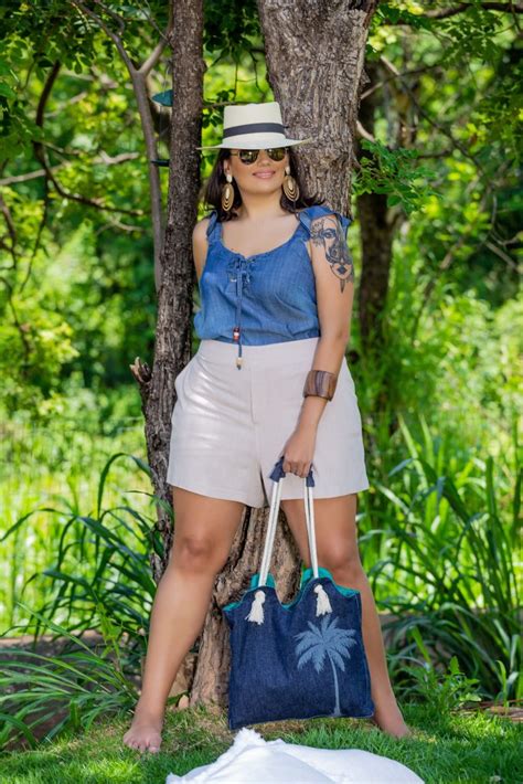 Short Looks Combinando Short Nude Plus Size Silvania Mares