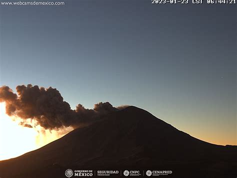 El volcán Popocatépetl emite 112 exhalaciones 27 minutos de tremor