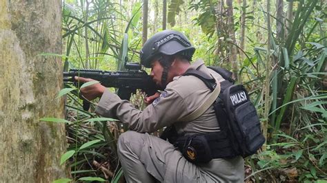 Asah Kemampuan Personel Brimob Bone Latihan Jungle Warfare