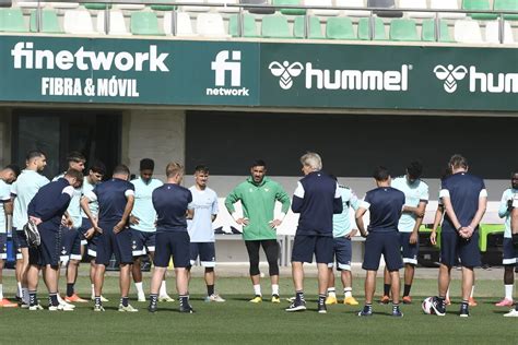 Lista del Betis ante el Almería Muchodeporte