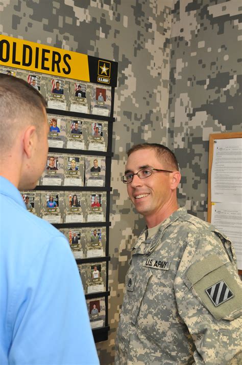 What's new in Army Recruiter training? | Article | The United States Army