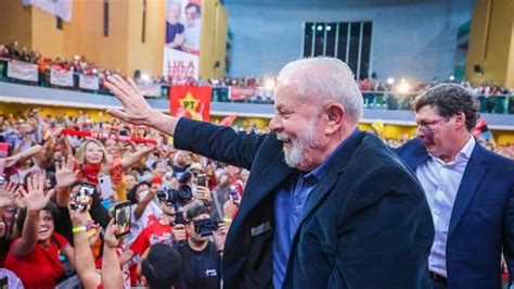 Lula é alertado sobre atentado em Juiz de Fora onde ocorreu facada em