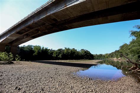 Os rios viraram sertão na jornada da seca em MS Meio Ambiente