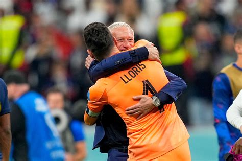 Deschamps Hugo Lloris Se Retire Alors Quil Est Encore Au Sommet De