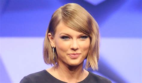 Taylor Swifts Former Bodyguard Says He Witnessed Djs Groping Taylor