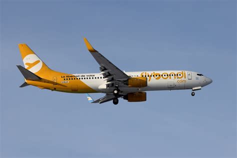 BBAM エアクラフトリーシングアンドマネジメント Boeing 737 800 2 HLLV 新千歳空港 航空フォト by 佐々木