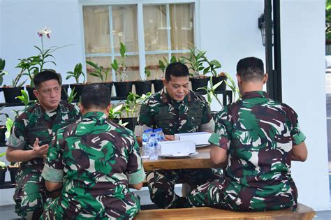 Jaga Solidaritas Danrem 132 Tdl Makan Siang Bersama Prajurit Dan PNS