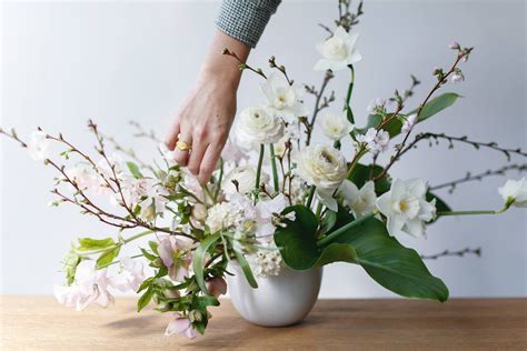 Start Here For The Basics Of Making A Tabletop Flower Arrangement A