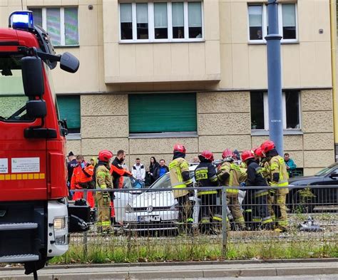 Wypadek Na Al Ko Ciuszki Samoch D Osobowy Zderzy Si Z Tramwajem