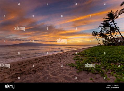 Kaanapali Beach on Maui, Hawaii at Sunset Stock Photo - Alamy