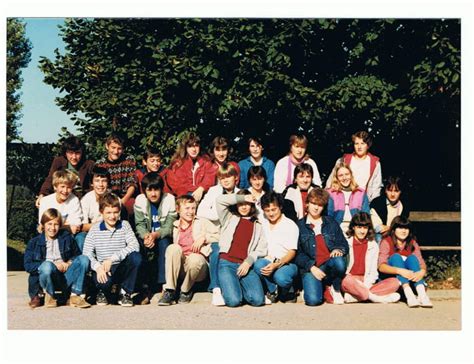 Photo de classe 3eA 1983 1984 de 1984 Collège Bellevue Copains d avant