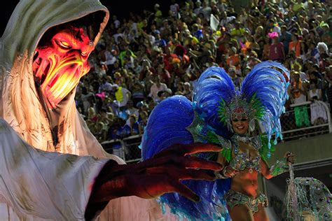 Rio De Janeiro Carnival 2014 First Night Of Worlds Most Spectacular Party Ibtimes Uk