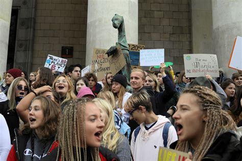 M Odzie Owy Strajk Klimatyczny W Warszawie Protest Tysi Cy Miast Zdj Cia